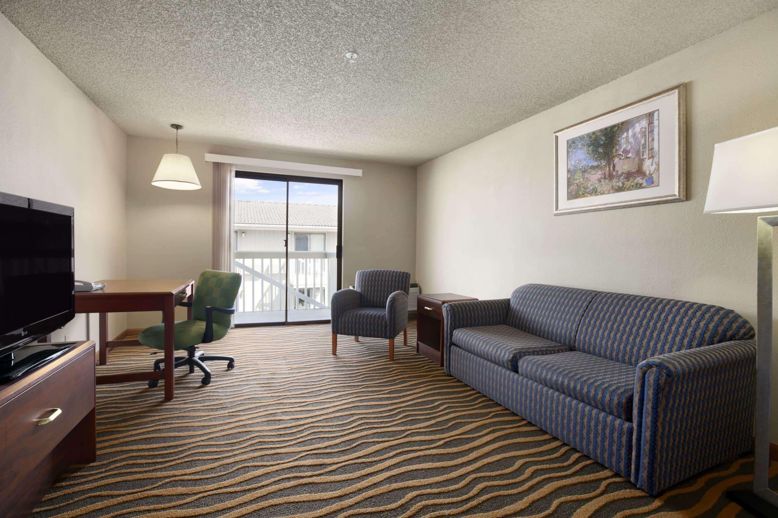 South Tacoma Suites Exteriör bild