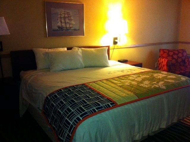 South Tacoma Suites Rum bild